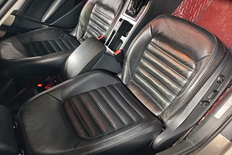 Used Volkswagen Passat 2014 1.8TSI DSG Prestige Edition Right Front Seat
