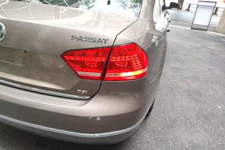 Used Volkswagen Passat 2014 2.0 TSI DSG Prestige Navigation Edition Right Rear Taillight
