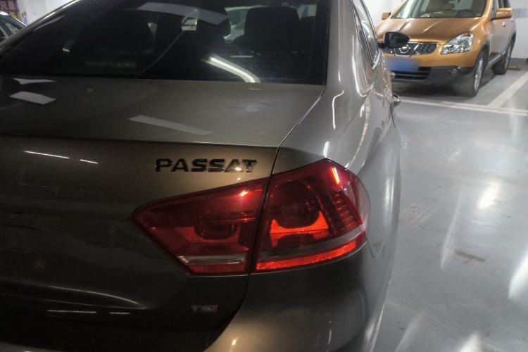 Used Volkswagen Passat 2014 1.4TSI Manual Luxury Edition Right Rear Taillight