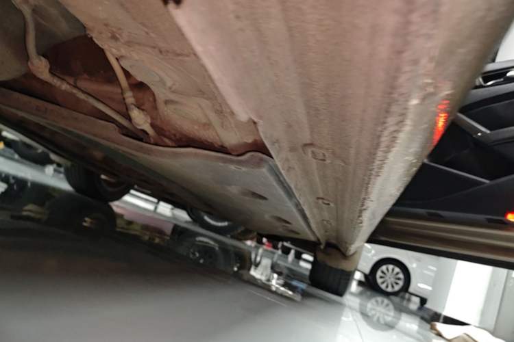Used Volkswagen Passat 2014 1.8TSI DSG Prestige Edition Right Side Sill