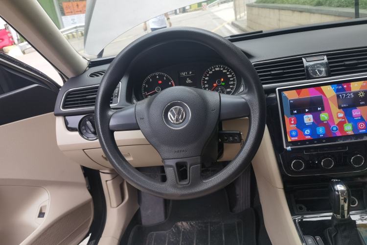Used Volkswagen Passat 2014 1.8TSI DSG Luxury Edition Steering Wheel