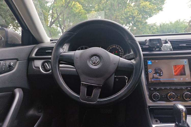 Used Volkswagen Passat 2014 1.8TSI DSG Prestige Edition Steering Wheel