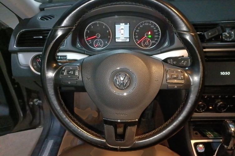 Used Volkswagen Passat 2014 1.8TSI DSG Prestige Edition Steering Wheel