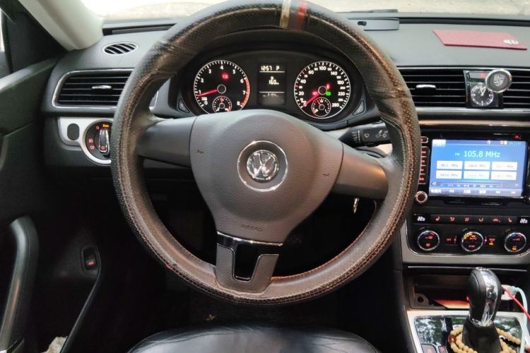 Used Volkswagen Passat 2014 1.8TSI DSG Prestige Edition Steering Wheel