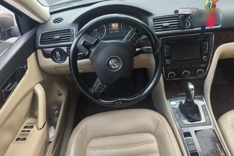 Used Volkswagen Passat 2014 1.8TSI DSG Prestige Edition Steering Wheel