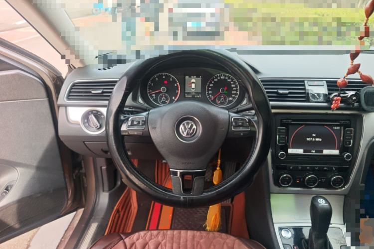 Used Volkswagen Passat 2014 1.8TSI DSG Prestige Navigation Edition Steering Wheel