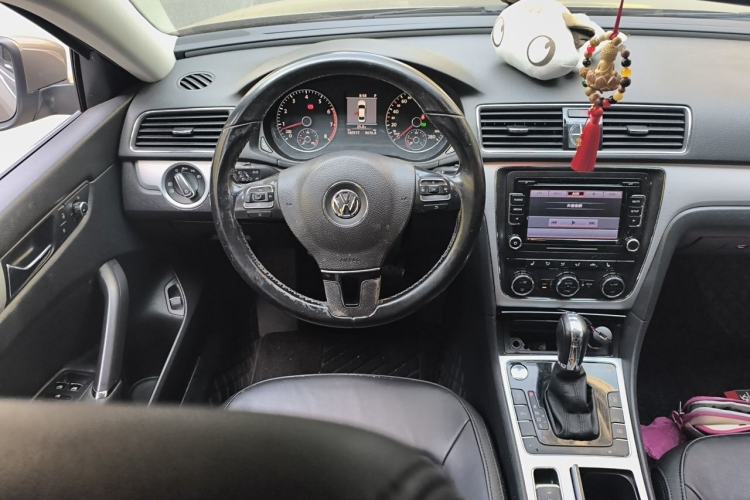 Used Volkswagen Passat 2014 1.8TSI DSG Prestige Edition Steering Wheel
