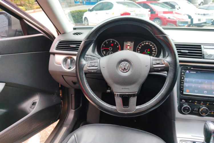Used Volkswagen Passat 2014 1.8TSI DSG Prestige Edition Steering Wheel