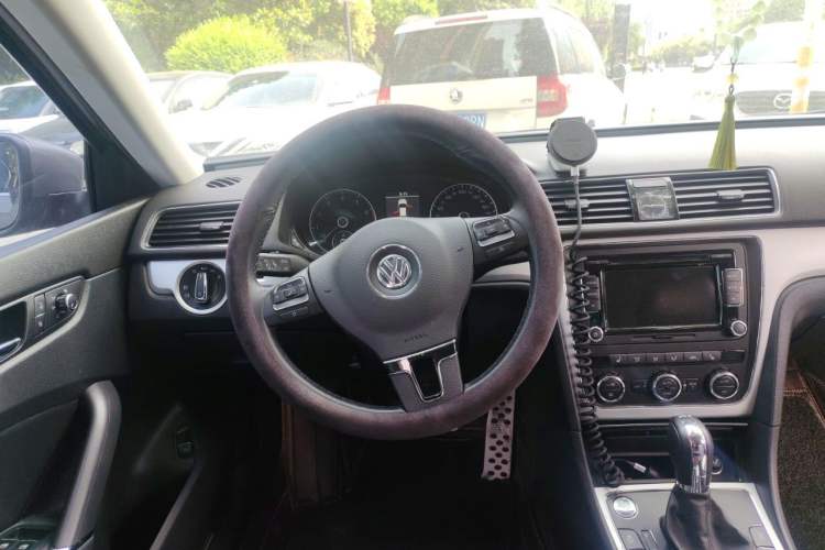 Used Volkswagen Passat 2014 1.8TSI DSG Prestige Edition Steering Wheel