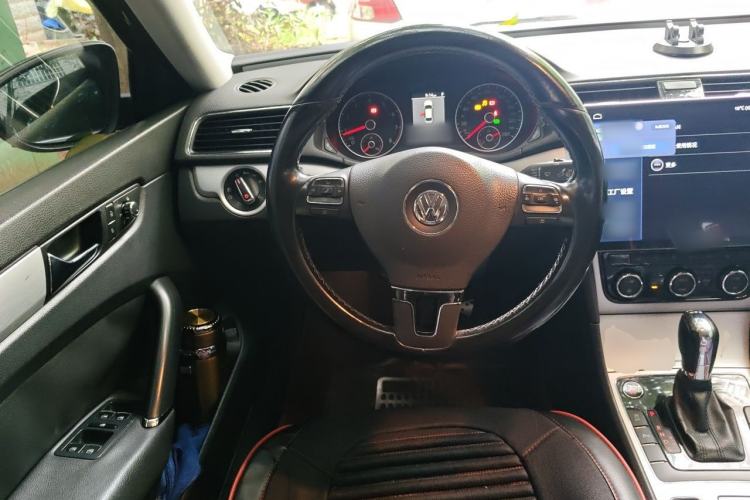 Used Volkswagen Passat 2014 1.8TSI DSG Prestige Edition Steering Wheel