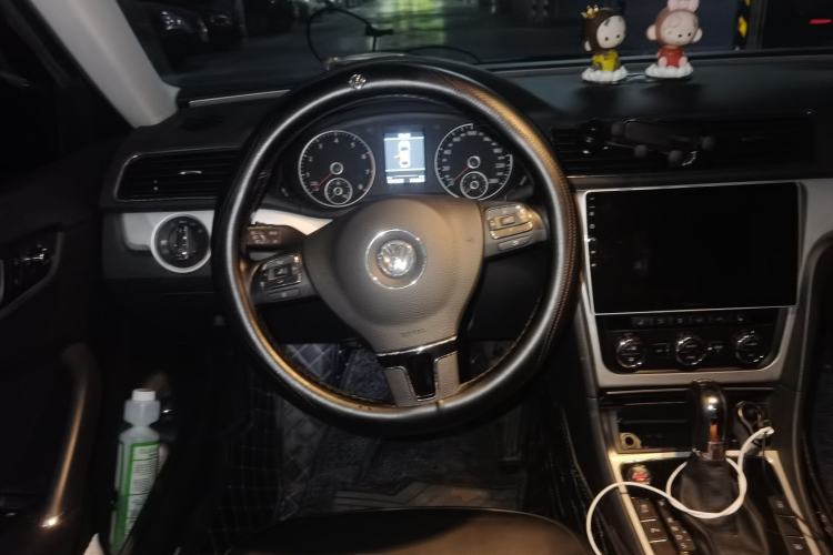 Used Volkswagen Passat 2014 1.8TSI DSG Prestige Edition Steering Wheel