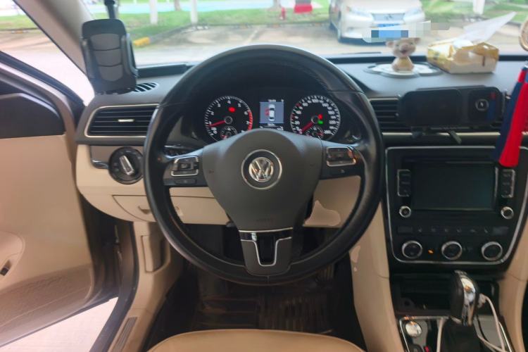 Used Volkswagen Passat 2014 2.0 TSI DSG Prestige Edition Steering Wheel