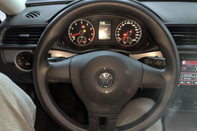 Used Volkswagen Passat 2014 1.4TSI Manual Luxury Edition Steering Wheel