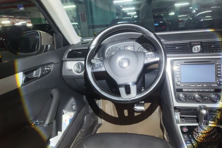 Used Volkswagen Passat 2014 1.8TSI DSG Prestige Edition Steering Wheel
