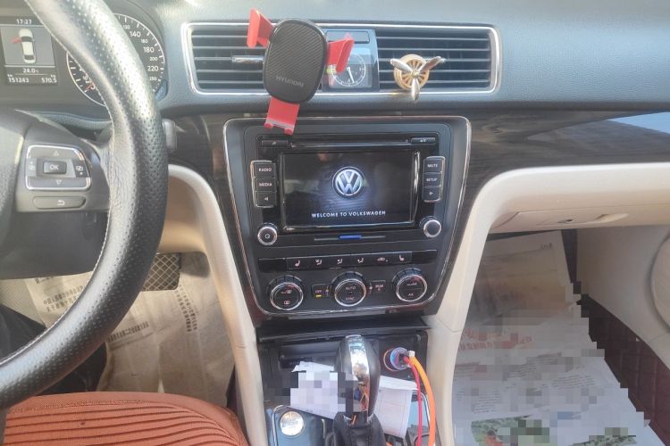 Used Volkswagen Passat 2014 1.8TSI DSG Prestige Edition Audio And AC Panel