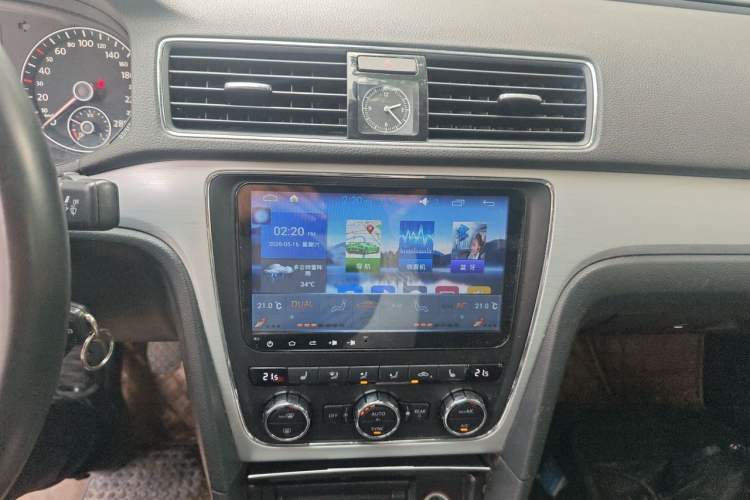 Used Volkswagen Passat 2014 1.4TSI Manual Prestige Edition Audio And AC Panel