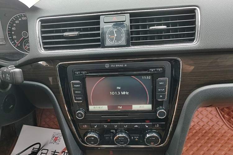 Used Volkswagen Passat 2014 2.0 TSI DSG Ultimate Edition Audio And AC Panel