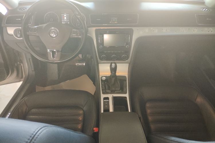 Used Volkswagen Passat 2014 1.8TSI DSG Prestige Edition Center Console