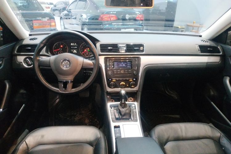 Used Volkswagen Passat 2014 1.8TSI DSG Prestige Edition Center Console