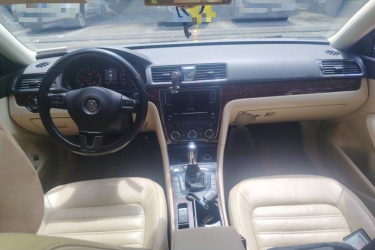 Used Volkswagen Passat 2014 1.8TSI DSG Prestige Edition Center Console