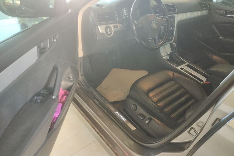 Used Volkswagen Passat 2014 1.8TSI DSG Prestige Edition Driver Seat
