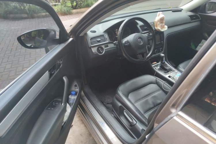 Used Volkswagen Passat 2014 1.8TSI DSG Prestige Edition Driver Seat