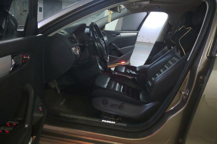 Used Volkswagen Passat 2014 1.8TSI DSG Prestige Navigation Edition Driver Seat