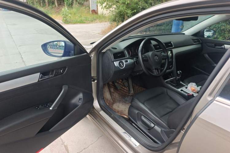 Used Volkswagen Passat 2014 1.4TSI Manual Prestige Edition Driver Seat