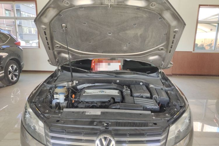 Used Volkswagen Passat 2014 1.8TSI DSG Prestige Edition Engine Bay