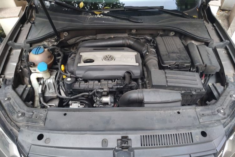 Used Volkswagen Passat 2014 1.8TSI DSG Prestige Edition Engine Bay