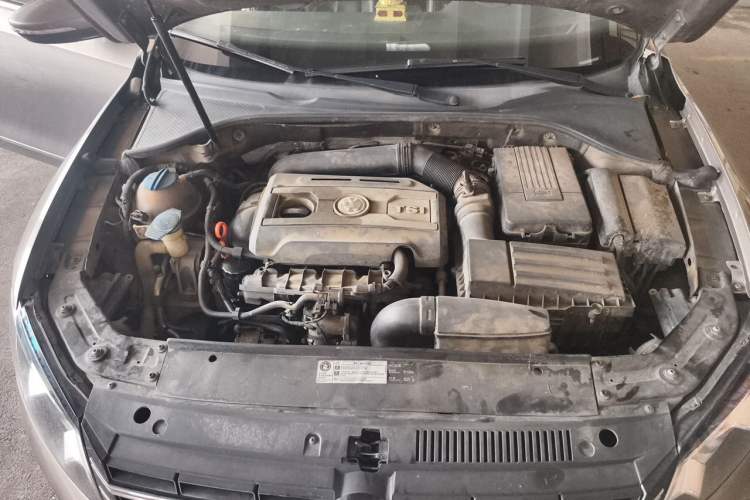 Used Volkswagen Passat 2014 1.8TSI DSG Prestige Edition Engine Bay