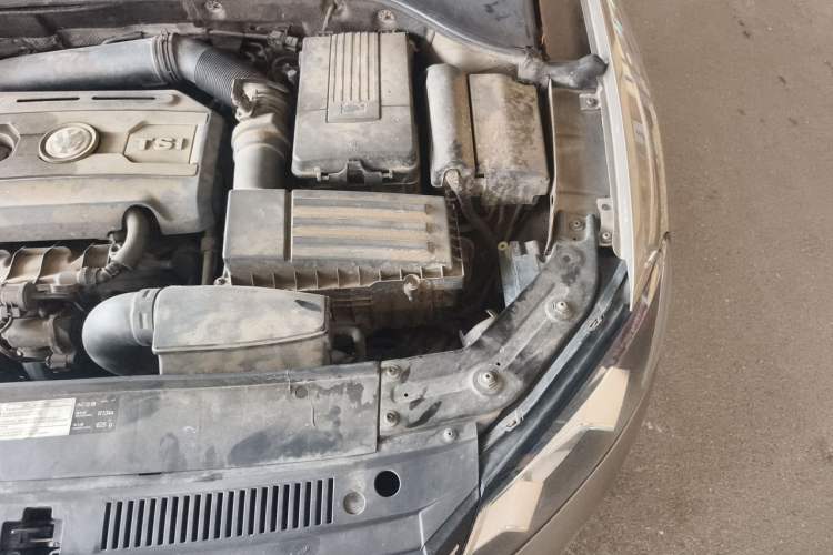 Used Volkswagen Passat 2014 1.8TSI DSG Prestige Edition Engine Bay Left