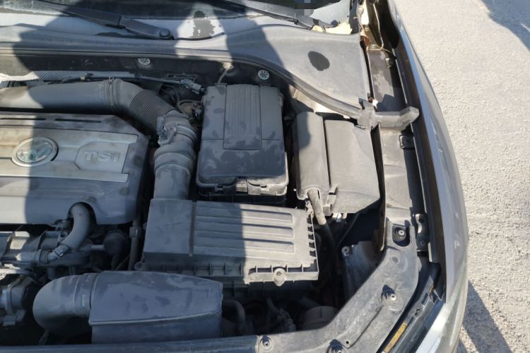 Used Volkswagen Passat 2014 1.8TSI DSG Prestige Edition Engine Bay Left