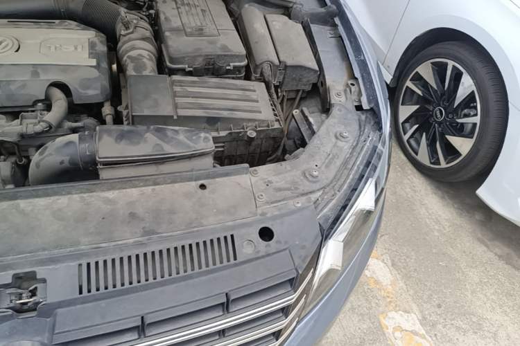 Used Volkswagen Passat 2014 1.8TSI DSG Prestige Edition Engine Bay Left