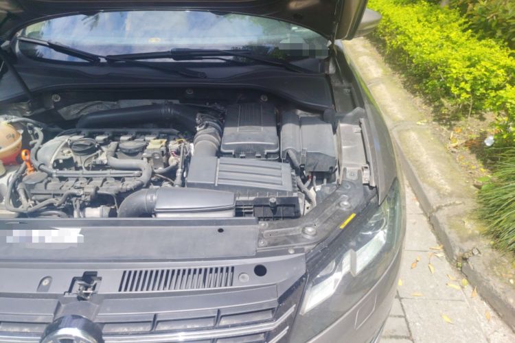 Used Volkswagen Passat 2014 1.8TSI DSG Prestige Edition Engine Bay Left
