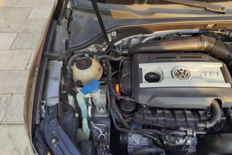 Used Volkswagen Passat 2014 1.8TSI DSG Prestige Edition Engine Bay Right