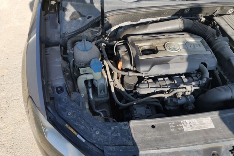 Used Volkswagen Passat 2014 1.8TSI DSG Prestige Edition Engine Bay Right