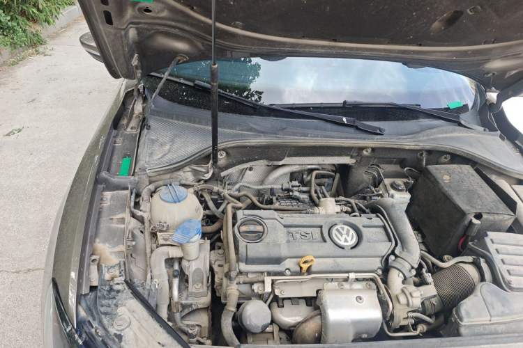 Used Volkswagen Passat 2014 1.4TSI Manual Prestige Edition Engine Bay Right