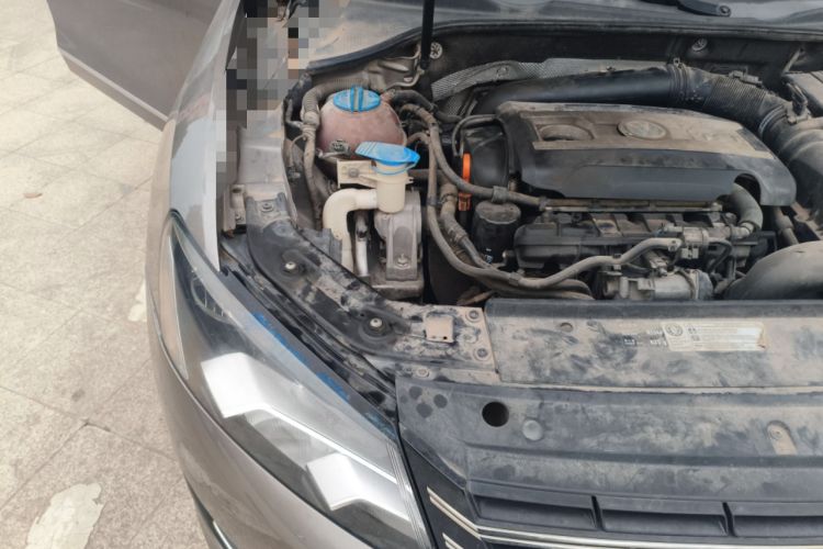 Used Volkswagen Passat 2014 1.8TSI DSG Prestige Edition Engine Bay Right