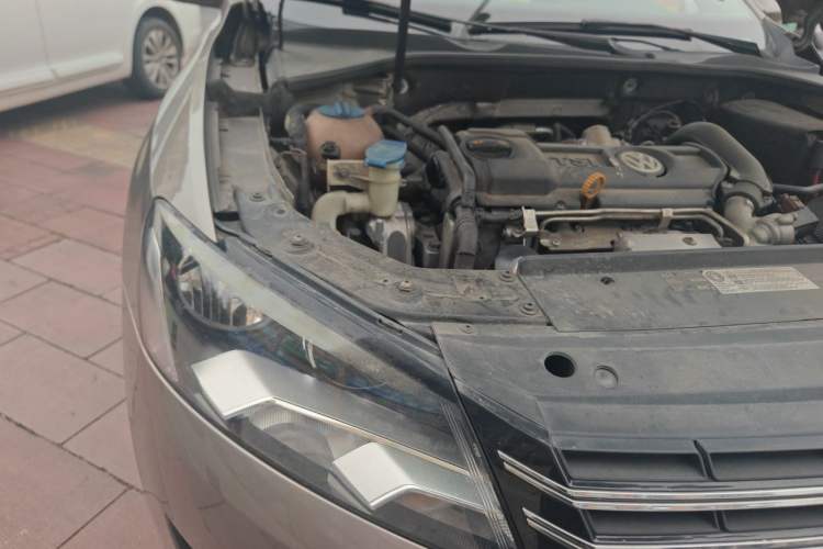 Used Volkswagen Passat 2014 1.4TSI DSG Prestige Edition Engine Bay Right