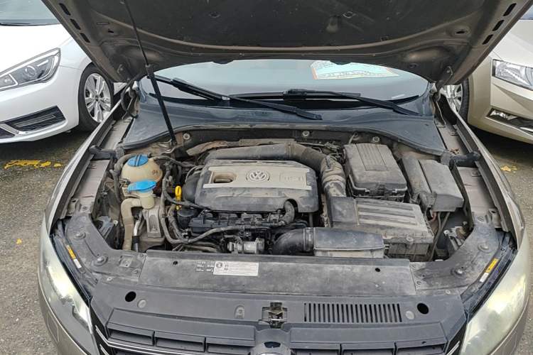 Used Volkswagen Passat 2014 2.0 TSI DSG Ultimate Edition Engine Bay