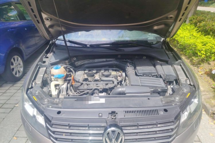 Used Volkswagen Passat 2014 1.8TSI DSG Prestige Edition Engine Bay