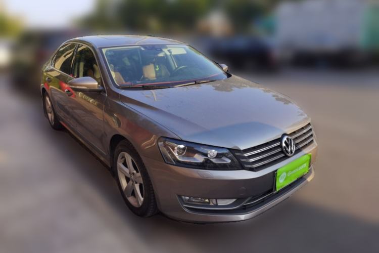 Used Volkswagen Passat 2014 1.8TSI DSG Prestige Edition Front Right 45 Deg