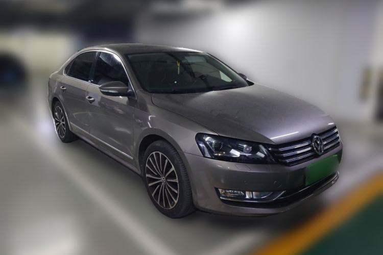 Used Volkswagen Passat 2014 1.8TSI DSG Prestige Navigation Edition Front Right 45 Deg