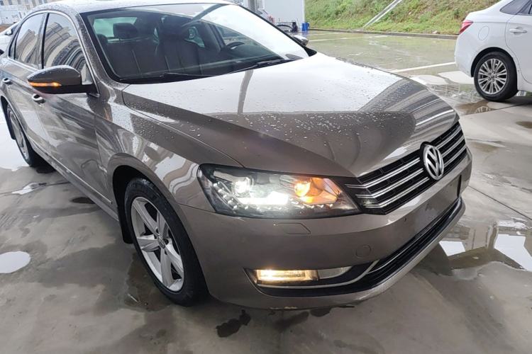 Used Volkswagen Passat 2014 1.8TSI DSG Prestige Edition Front Right 45 Deg