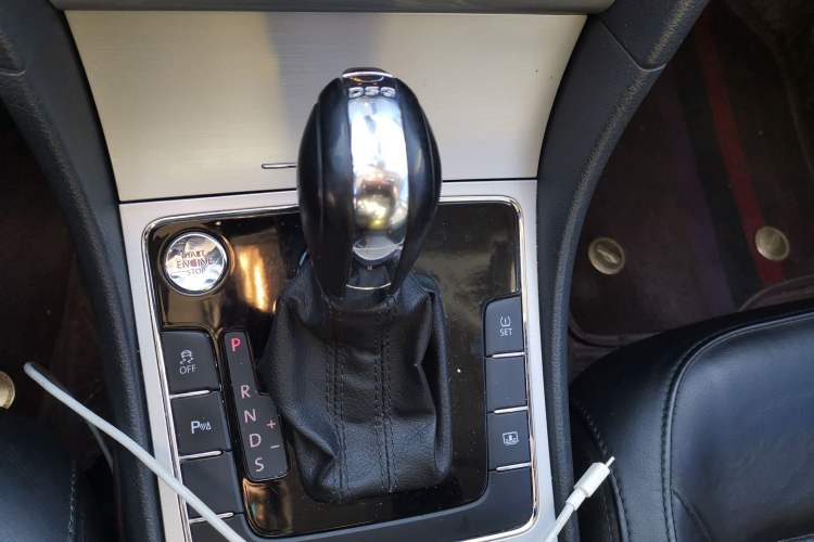 Used Volkswagen Passat 2014 1.8TSI DSG Prestige Edition Gear Lever