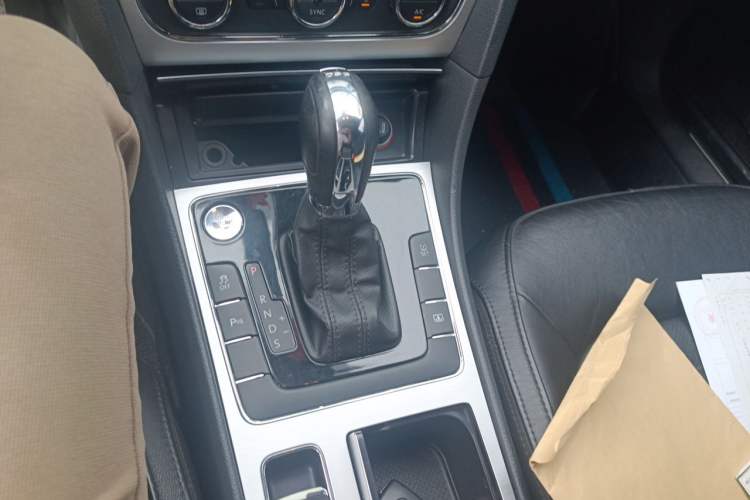 Used Volkswagen Passat 2014 1.8TSI DSG Prestige Edition Gear Lever