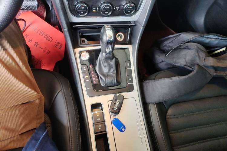 Used Volkswagen Passat 2014 1.8TSI DSG Prestige Edition Gear Lever