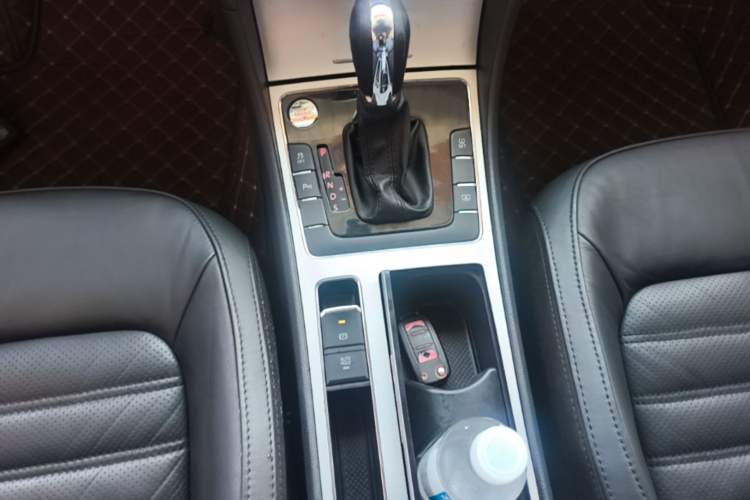 Used Volkswagen Passat 2014 1.8TSI DSG Prestige Edition Gear Lever