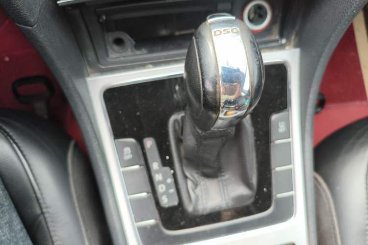Used Volkswagen Passat 2014 1.8TSI DSG Prestige Edition Gear Lever